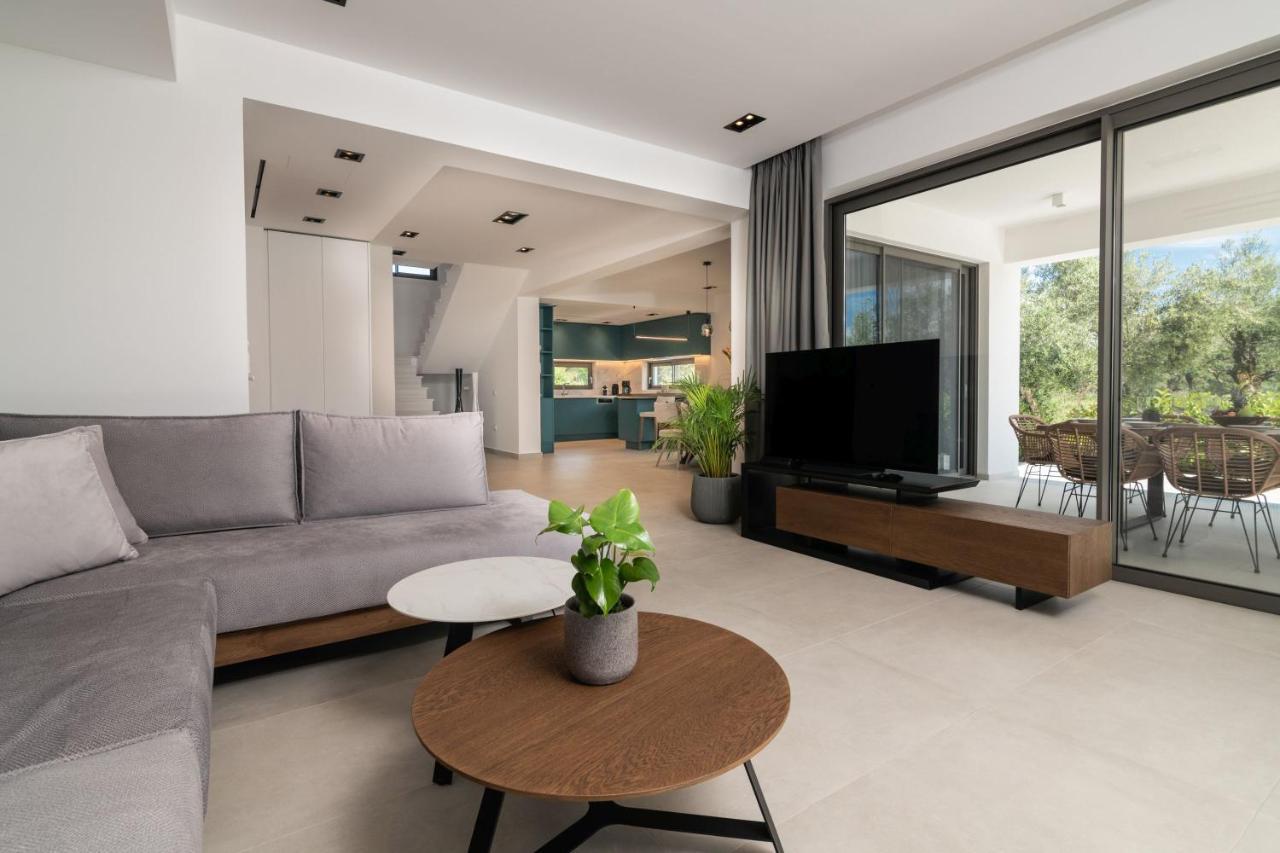 Antonia Villa - Luxurious Serenity With Private Pool, By Zantewize Kalipádhon Exterior photo