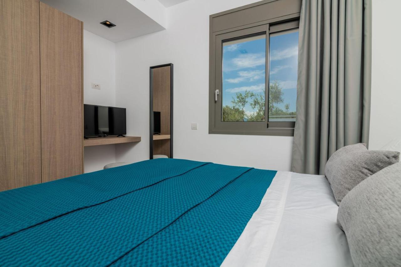 Antonia Villa - Luxurious Serenity With Private Pool, By Zantewize Kalipádhon Exterior photo