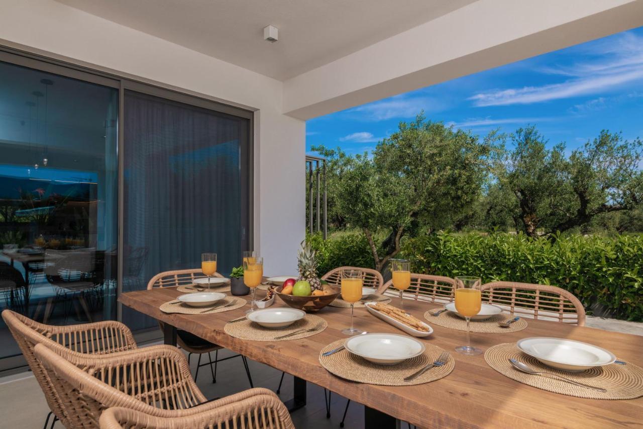 Antonia Villa - Luxurious Serenity With Private Pool, By Zantewize Kalipádhon Exterior photo
