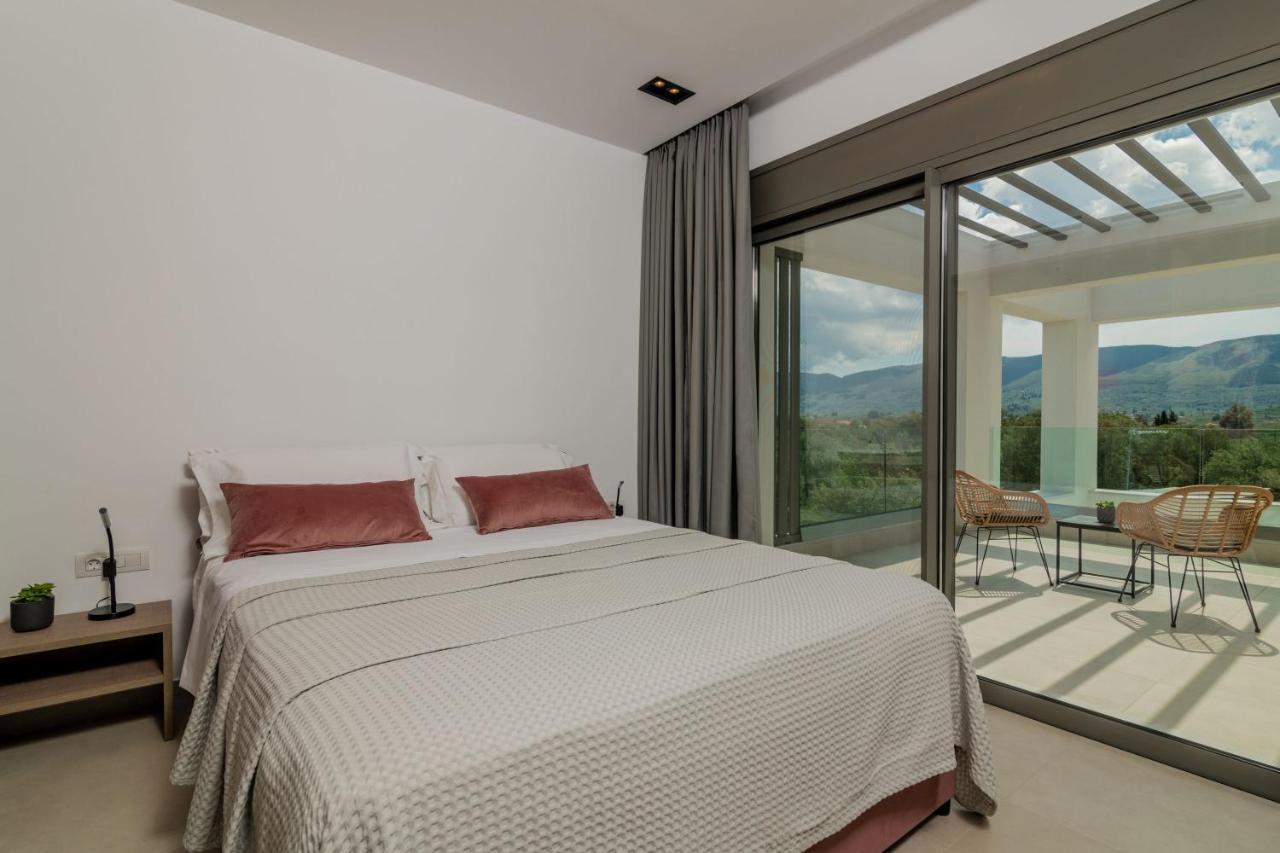 Antonia Villa - Luxurious Serenity With Private Pool, By Zantewize Kalipádhon Exterior photo