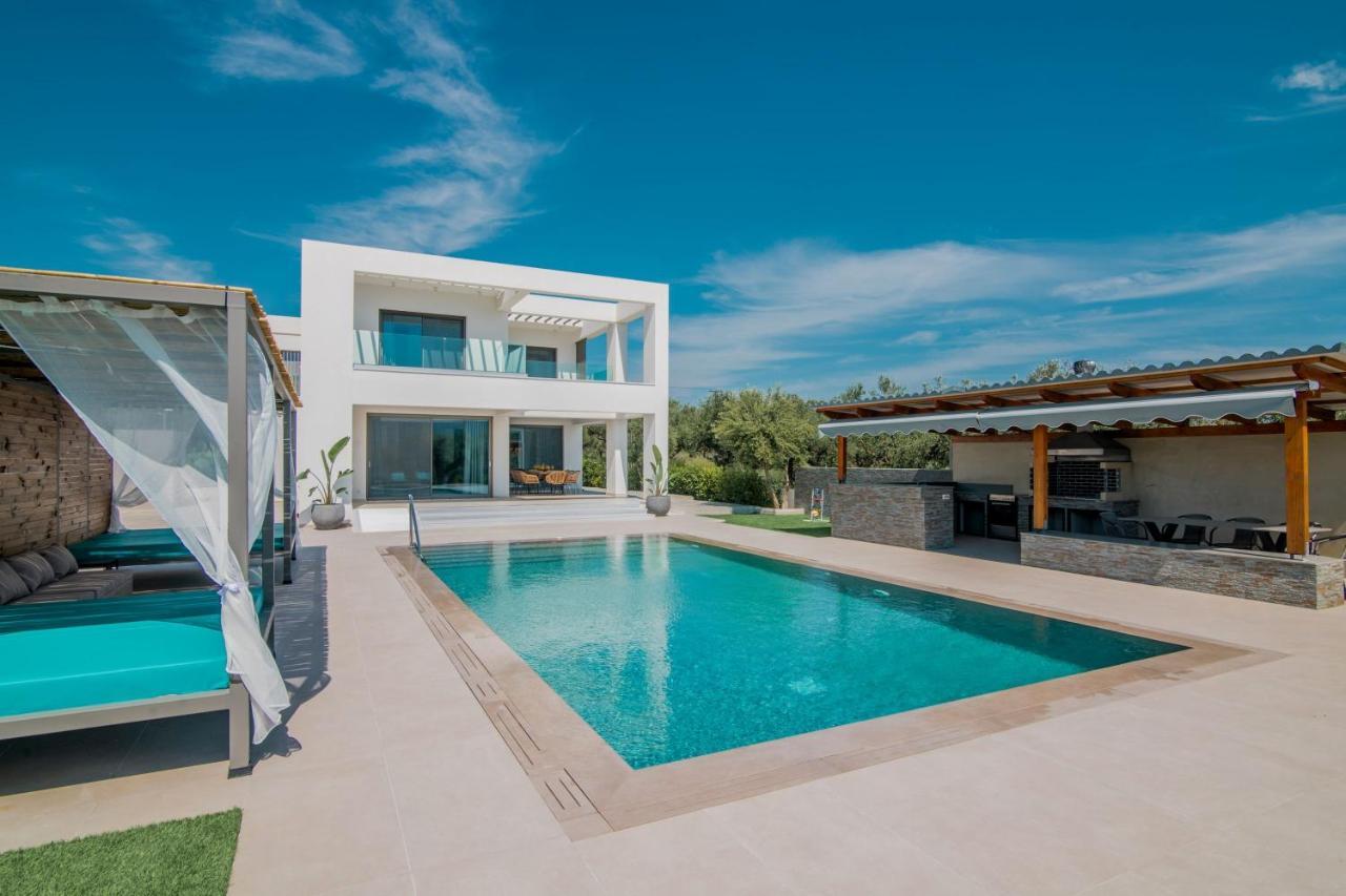 Antonia Villa - Luxurious Serenity With Private Pool, By Zantewize Kalipádhon Exterior photo