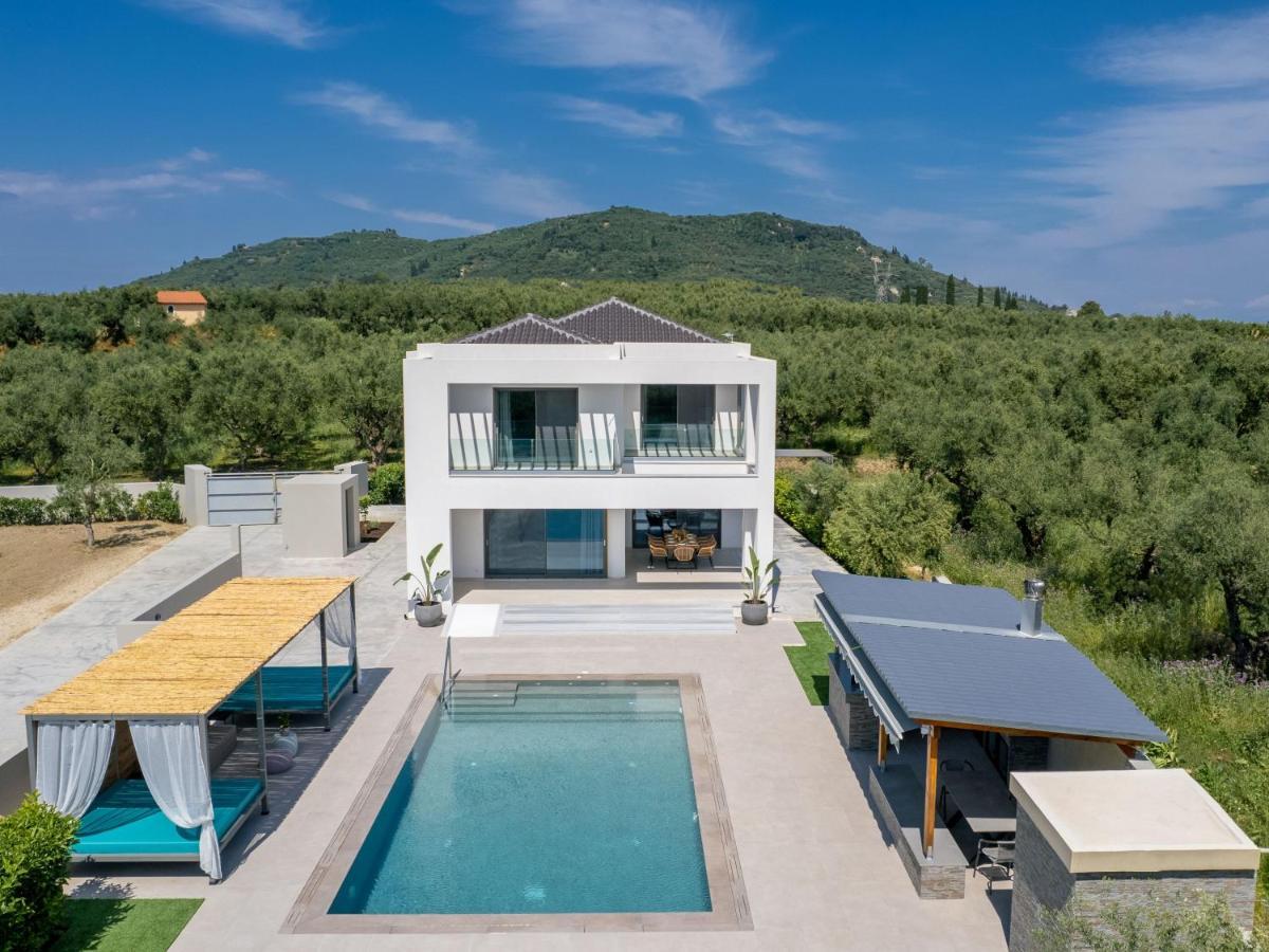 Antonia Villa - Luxurious Serenity With Private Pool, By Zantewize Kalipádhon Exterior photo