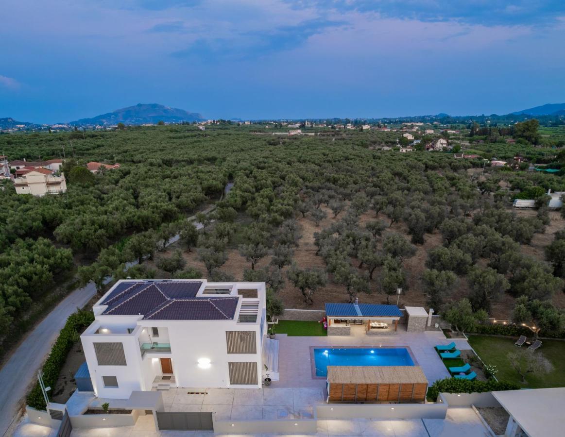 Antonia Villa - Luxurious Serenity With Private Pool, By Zantewize Kalipádhon Exterior photo