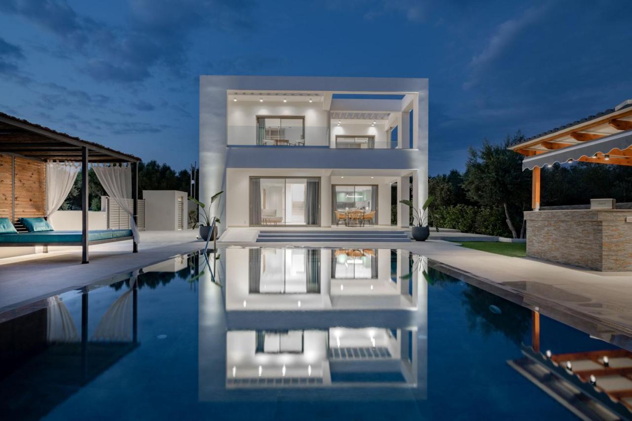 Antonia Villa - Luxurious Serenity With Private Pool, By Zantewize Kalipádhon Exterior photo