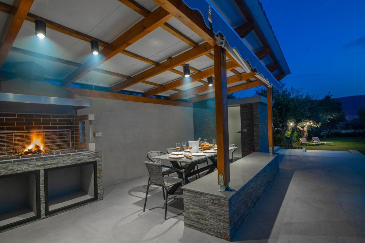 Antonia Villa - Luxurious Serenity With Private Pool, By Zantewize Kalipádhon Exterior photo
