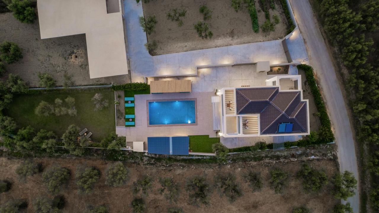 Antonia Villa - Luxurious Serenity With Private Pool, By Zantewize Kalipádhon Exterior photo