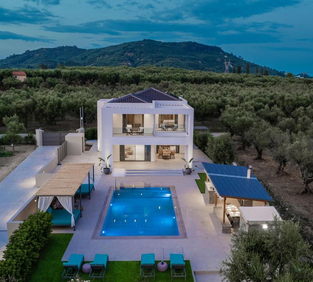 Antonia Villa - Luxurious Serenity With Private Pool, By Zantewize Kalipádhon Exterior photo